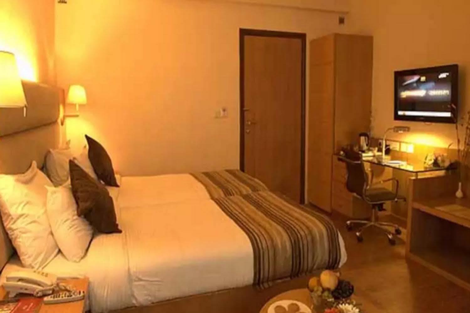 The Manor Bareilly By Leisure Hotels Экстерьер фото